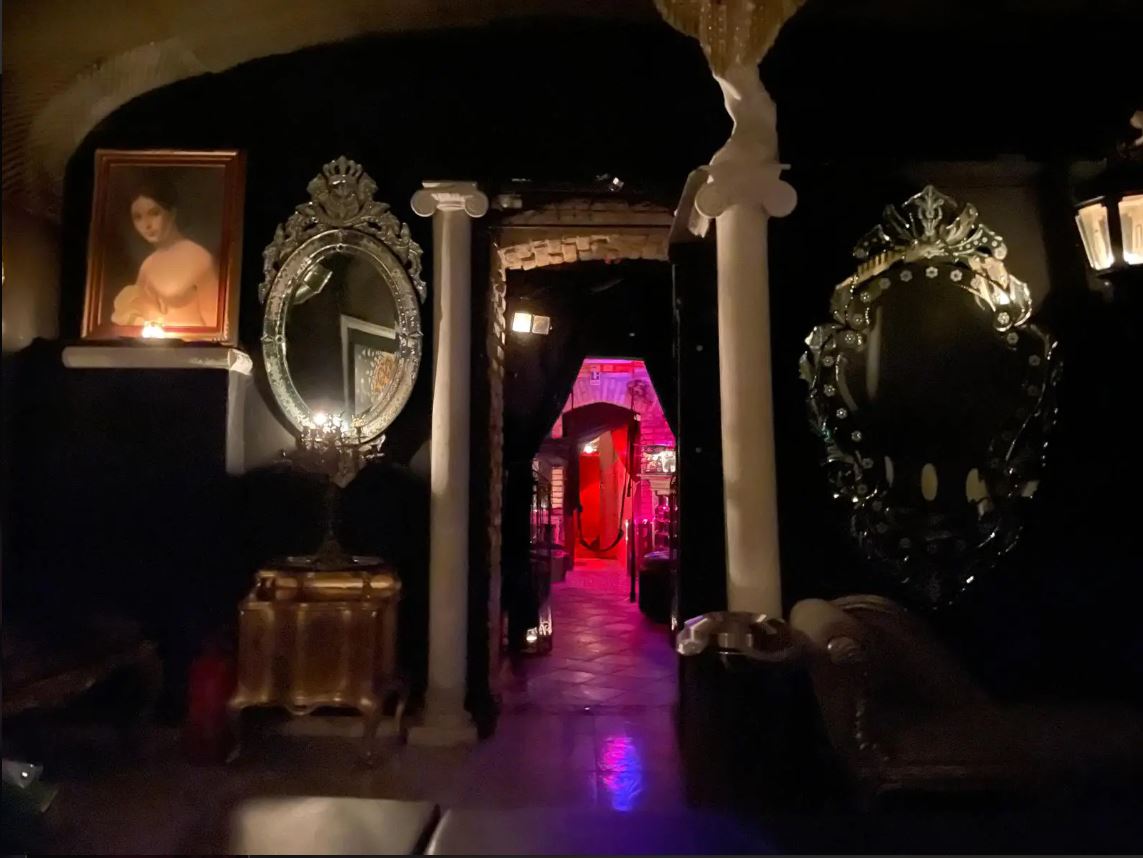 Bad Romance Rome swinger club interior