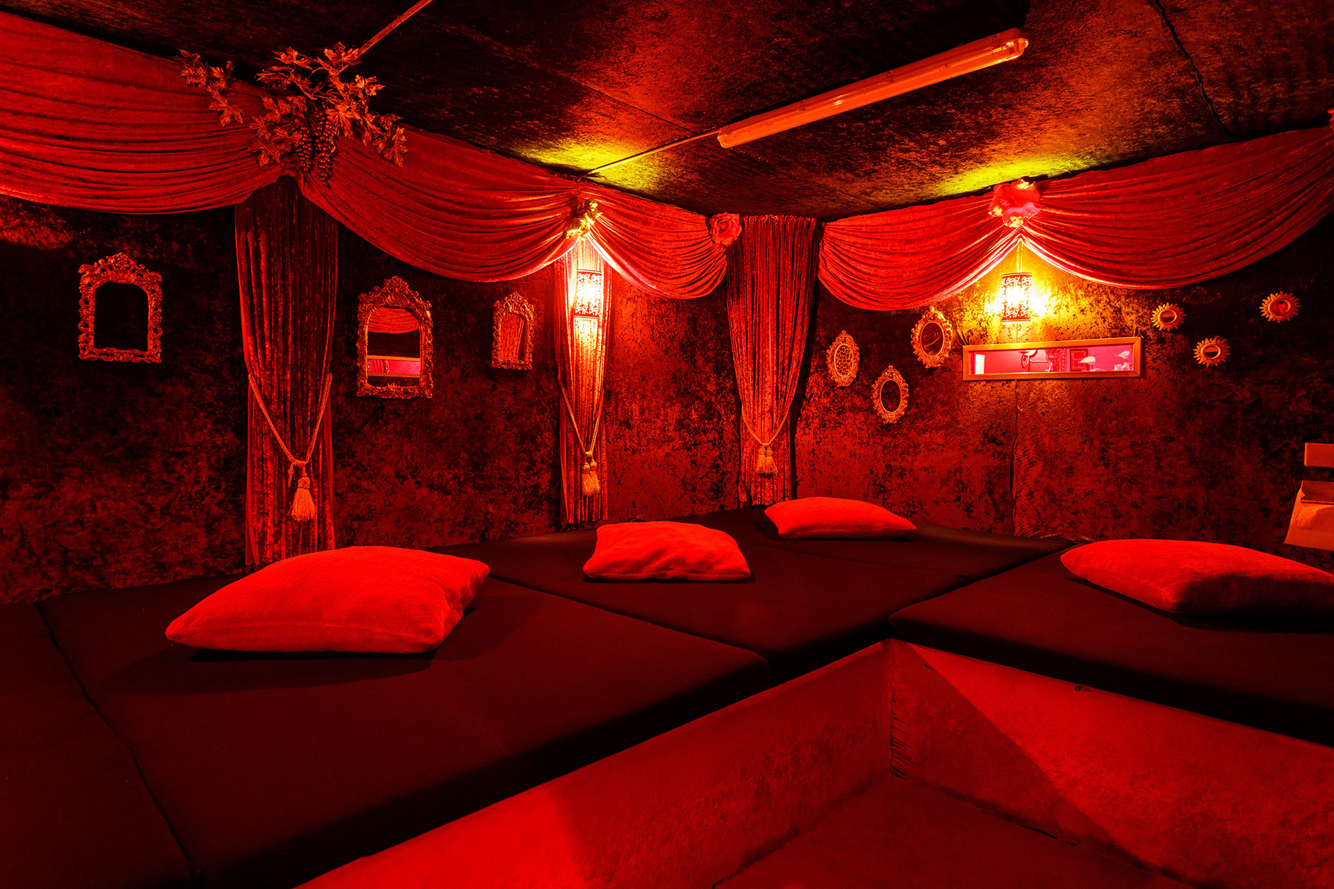 Fata Morgana Amsterdam swinger club playroom