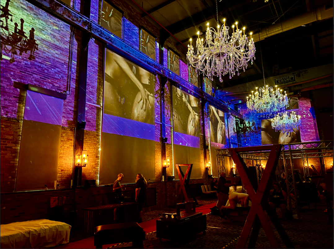 Naughty Nawlins dungeon Nopsi Hotel